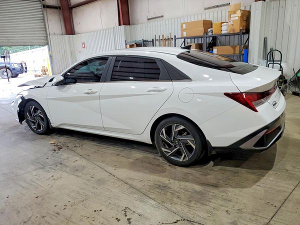 2024 HYUNDAI ELANTRA SEL w/ Convenience Pkg