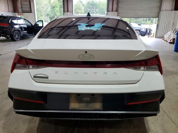 2024 HYUNDAI ELANTRA SEL w/ Convenience Pkg