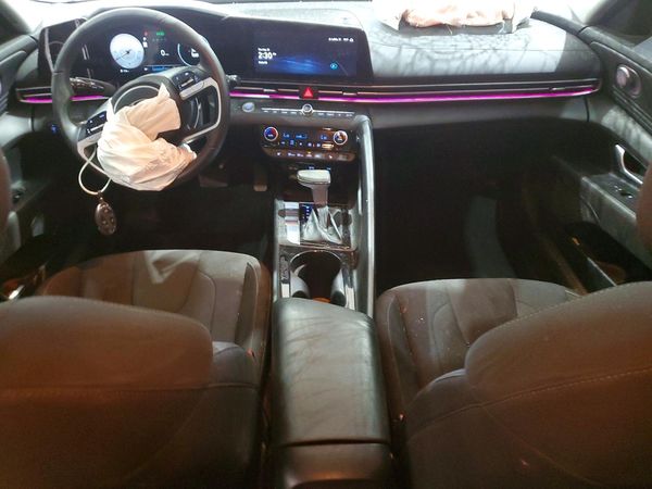 2024 HYUNDAI ELANTRA SEL w/ Convenience Pkg