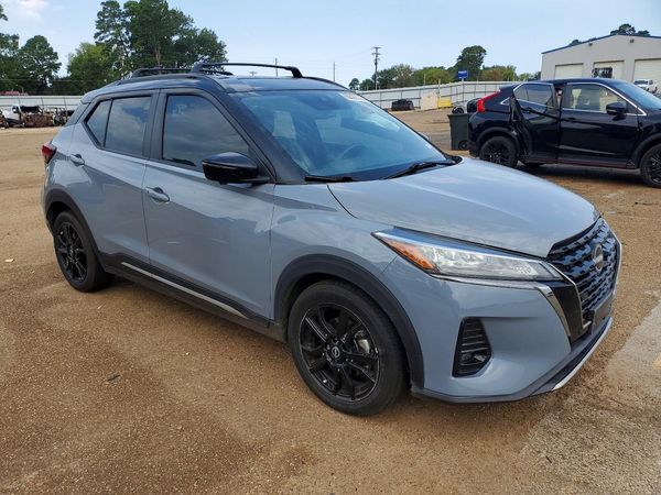 2023 NISSAN KICKS
