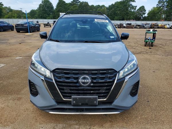 2023 NISSAN KICKS