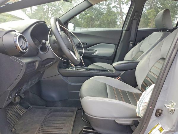 2023 NISSAN KICKS