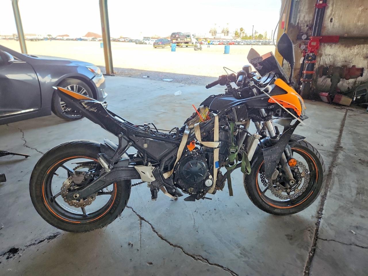 2019 KAWASAKI EX650 F