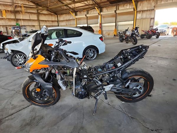 2019 KAWASAKI EX650 F
