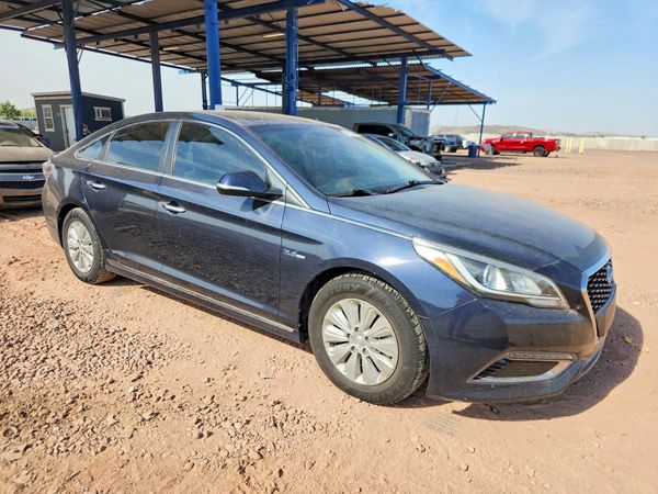2017 HYUNDAI SONATA SE