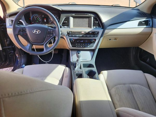 2017 HYUNDAI SONATA SE