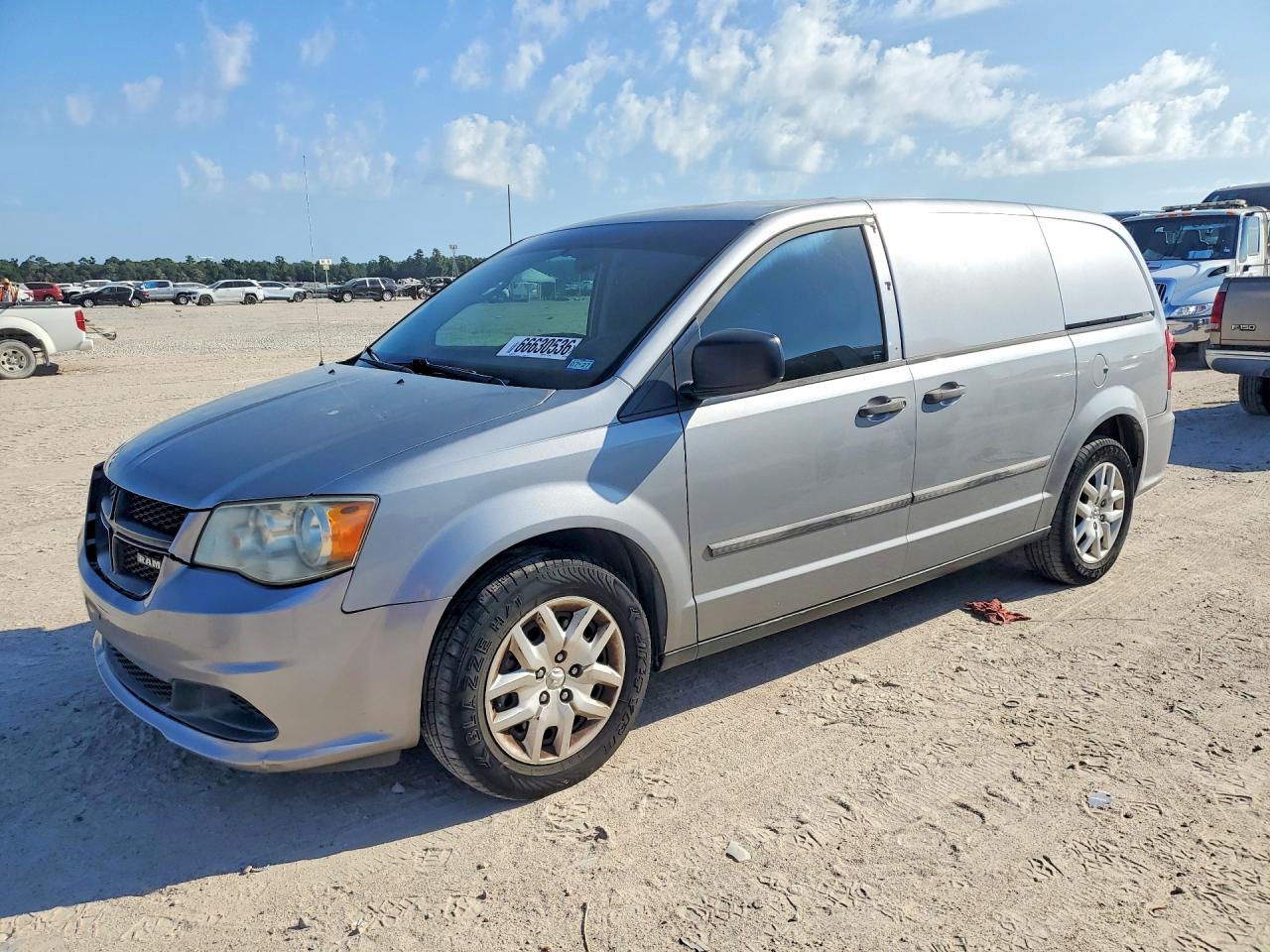 2014 RAM TRADESMAN — Front 3/4