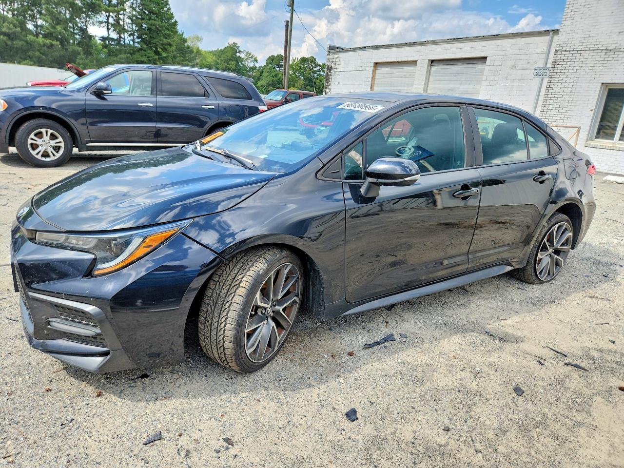 2021 TOYOTA COROLLA SE, CVT — Front 3/4