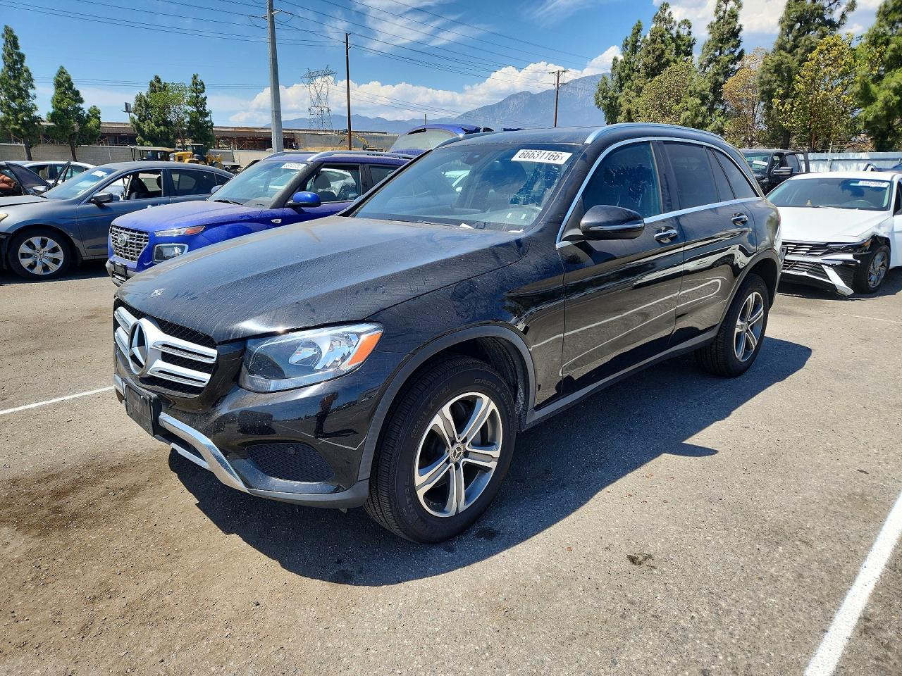 2019 MERCEDES-BENZ GLC GLC300 — Front 3/4
