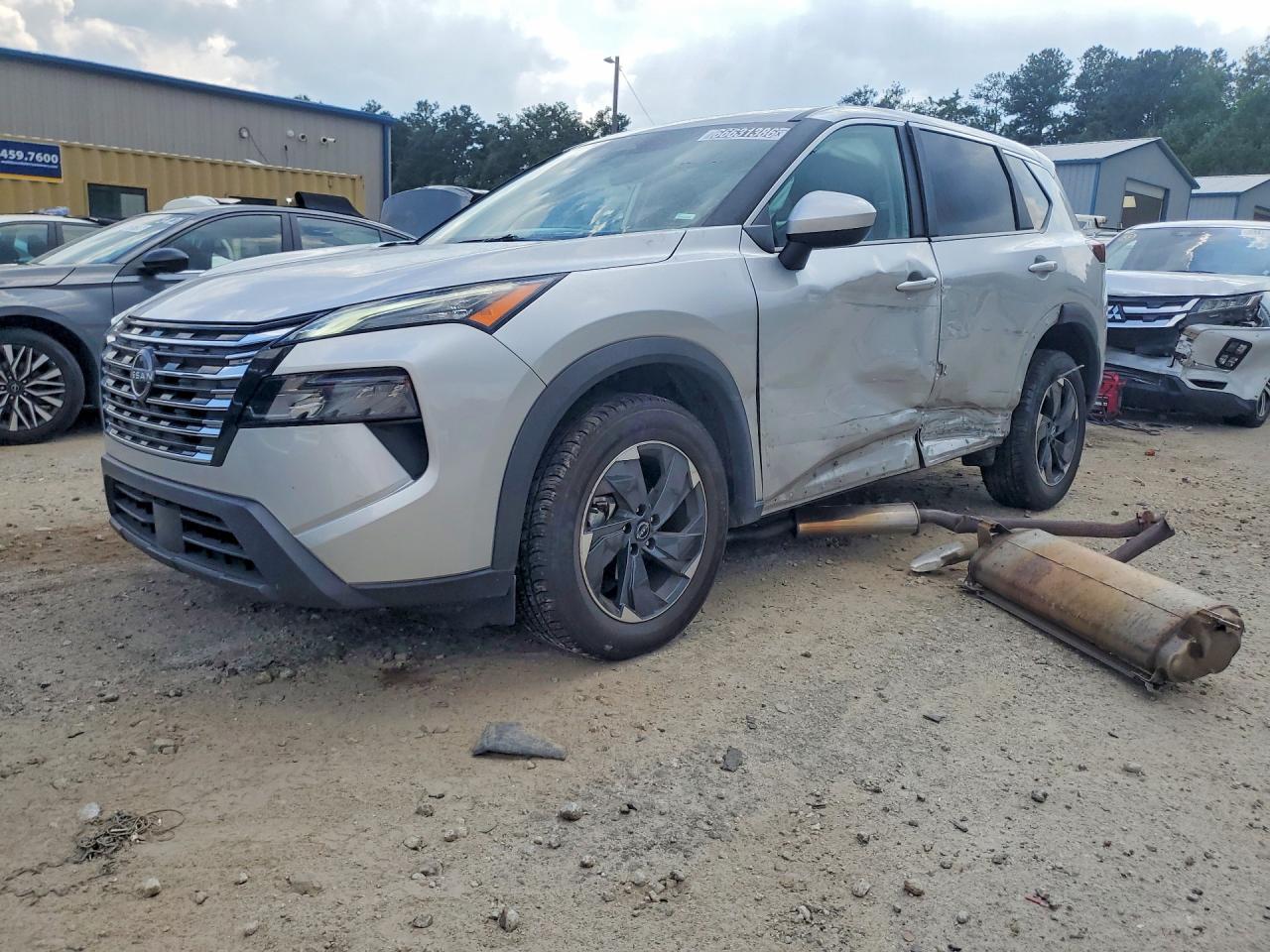 2025 NISSAN ROGUE SV — Front 3/4