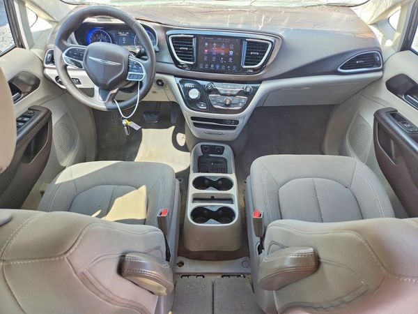 2017 CHRYSLER PACIFICA