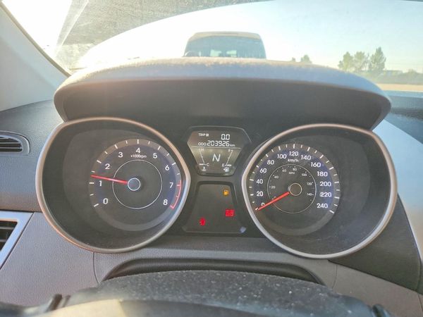 2013 HYUNDAI ELANTRA