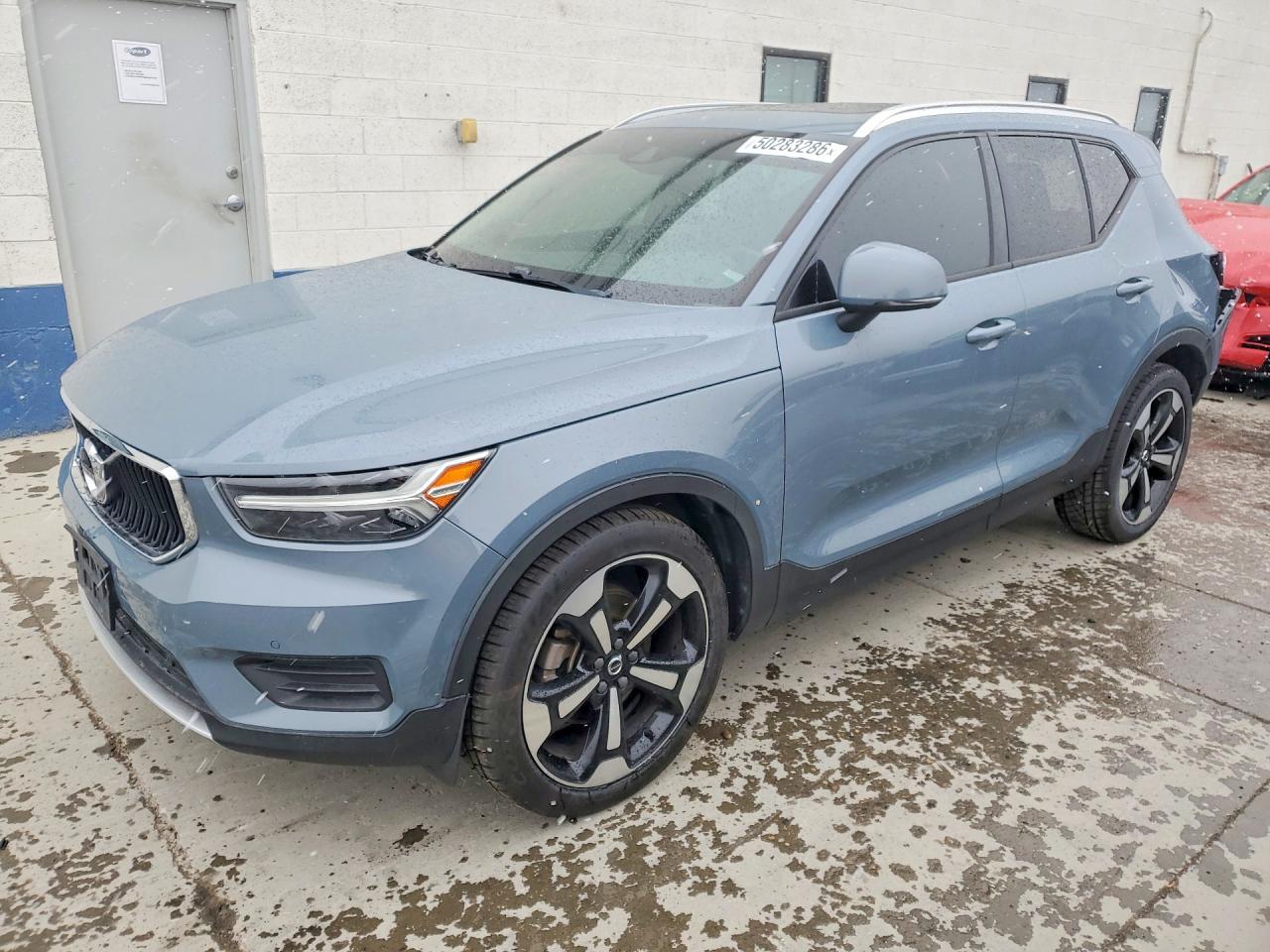 2020 VOLVO XC40