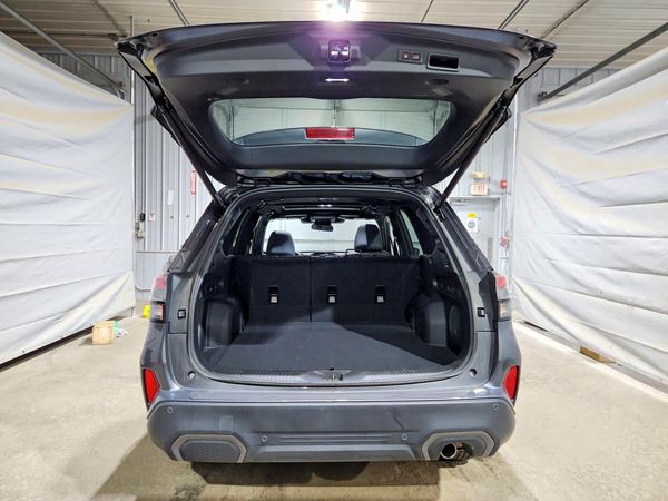 2025 SUBARU FORESTER Limited