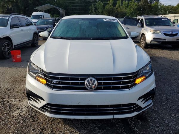 2017 VOLKSWAGEN PASSAT