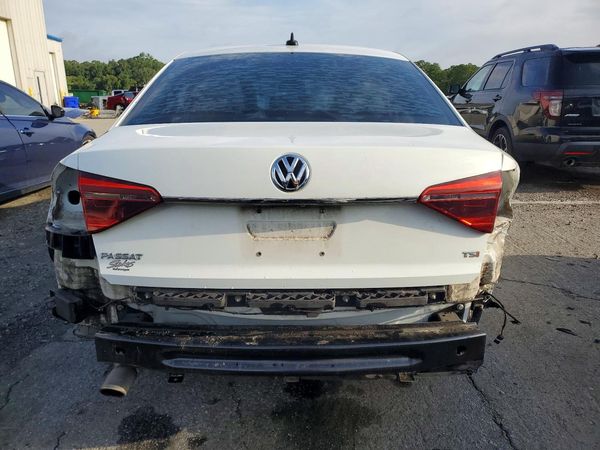 2017 VOLKSWAGEN PASSAT