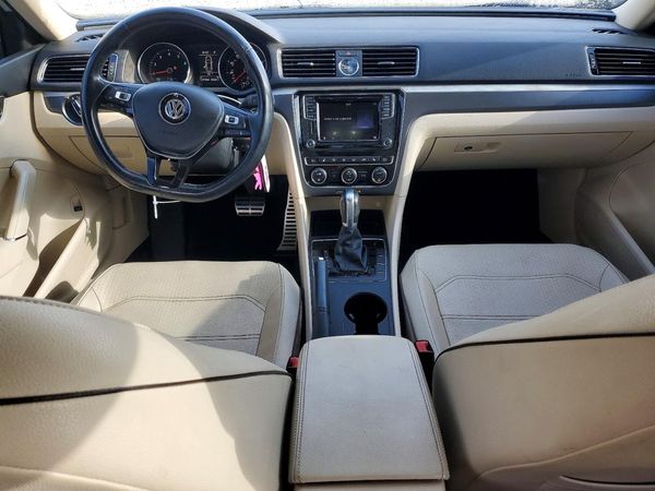 2017 VOLKSWAGEN PASSAT