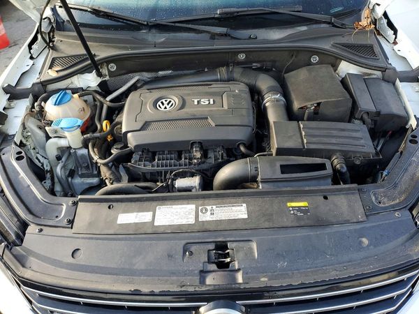 2017 VOLKSWAGEN PASSAT
