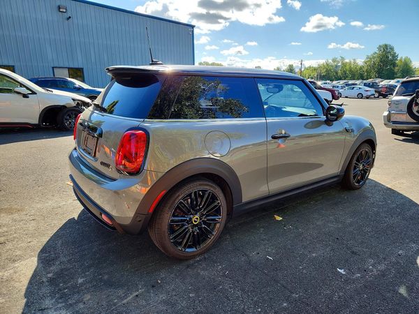 2022 MINI COOPER