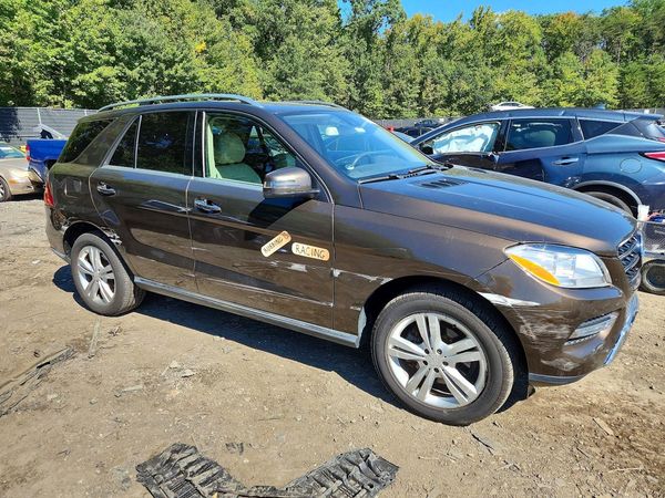 2013 MERCEDES-BENZ ML ML350 4-MATIC — Passenger 3/4