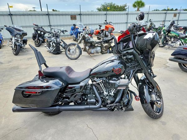 2024 HARLEY-DAVIDSON FL — RSDT