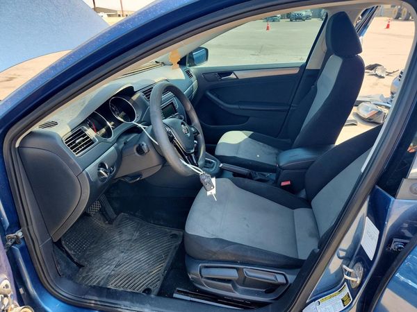 2017 VOLKSWAGEN JETTA