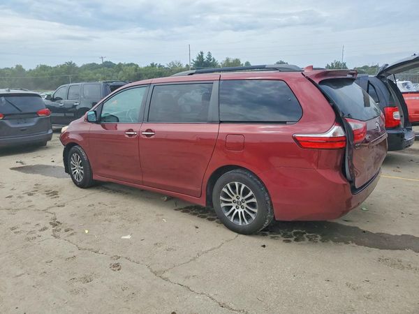 2018 TOYOTA SIENNA