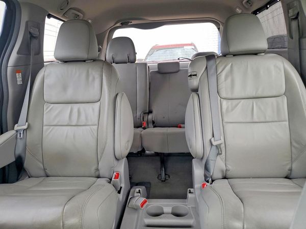 2018 TOYOTA SIENNA