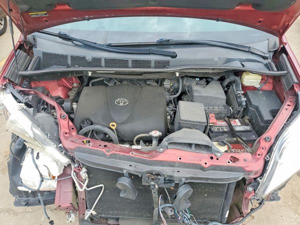 2018 TOYOTA SIENNA