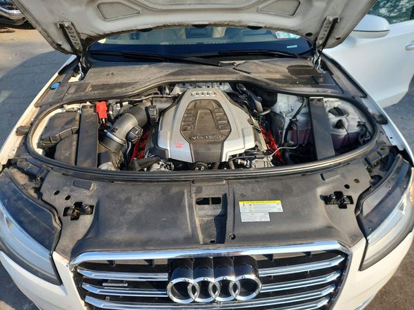 2016 AUDI A8 quattro L