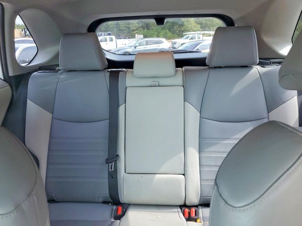 2019 TOYOTA RAV4 — SUVN