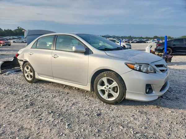 2013 TOYOTA COROLLA