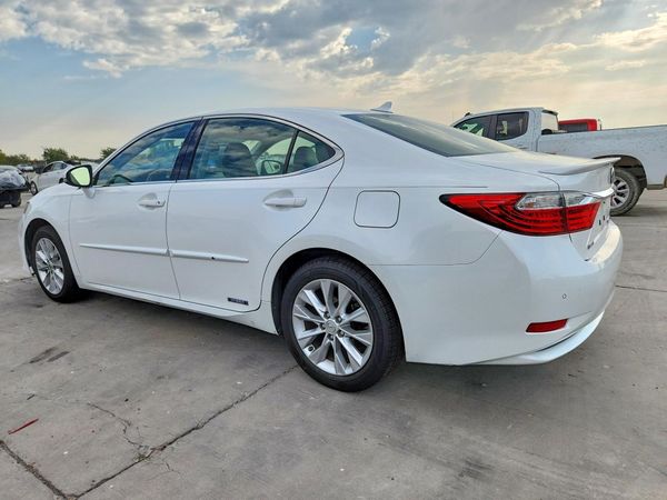 2013 LEXUS ES