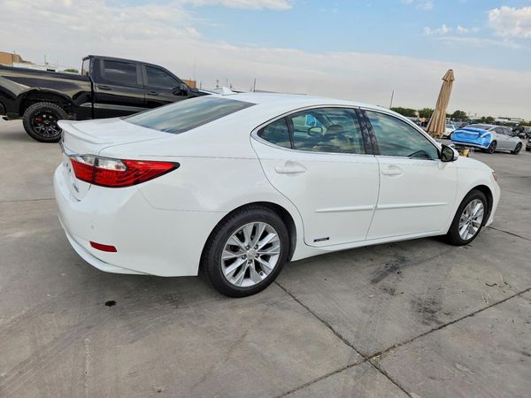 2013 LEXUS ES