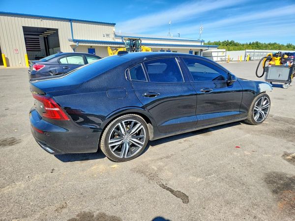 2021 VOLVO S60 R-Design