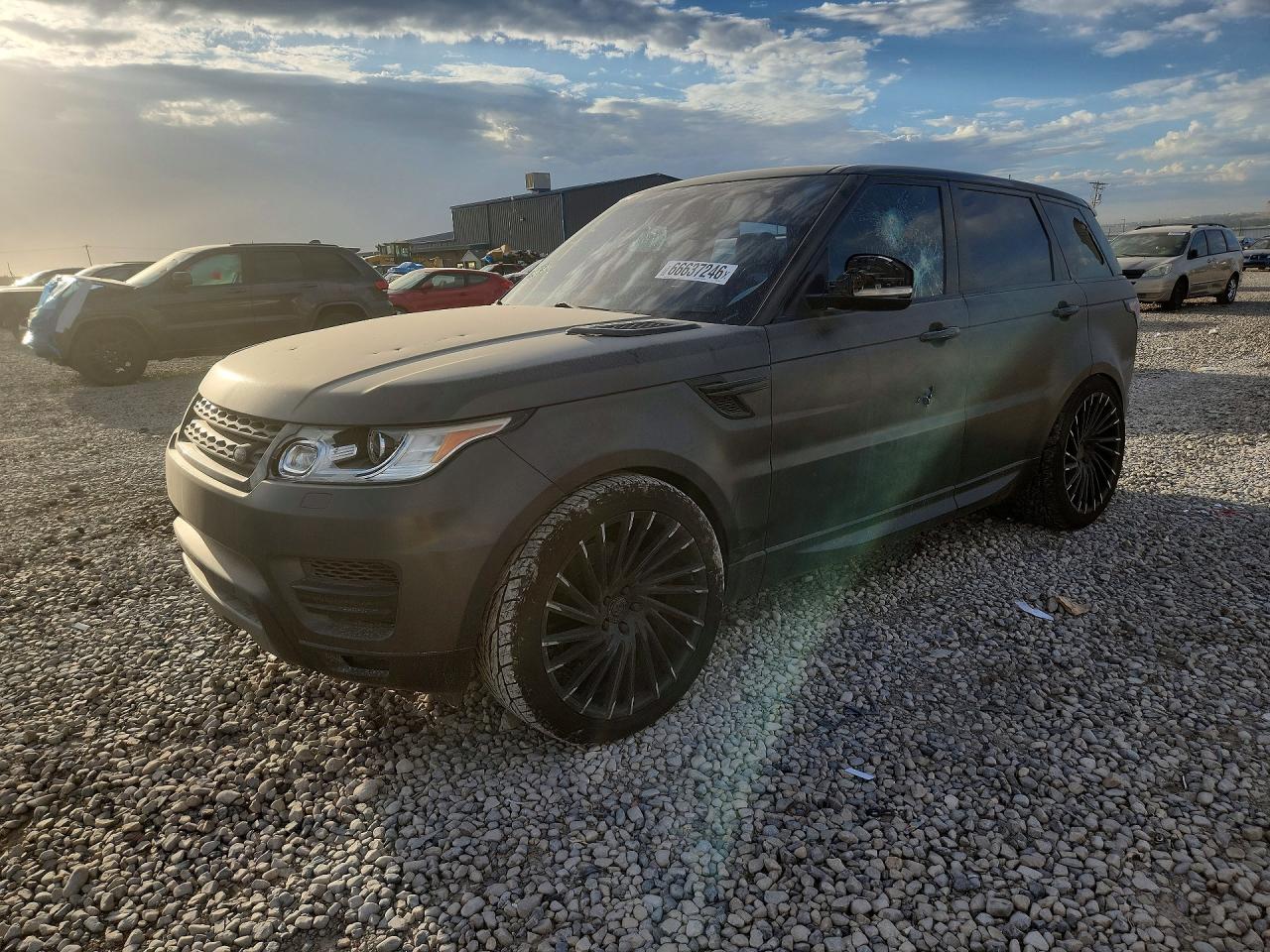 2014 LAND ROVER RANGEROVER SE — Front 3/4