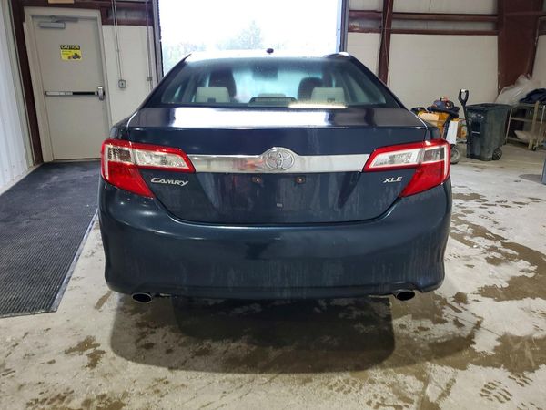 2014 TOYOTA CAMRY