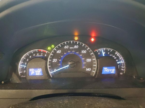 2014 TOYOTA CAMRY
