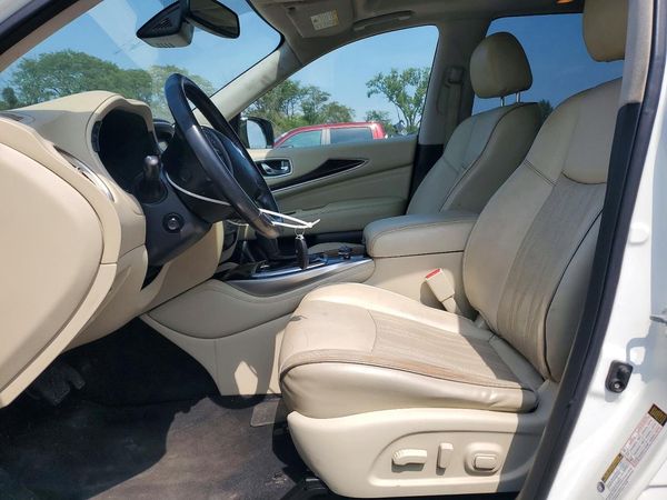 2017 INFINITI QX60 — DENT