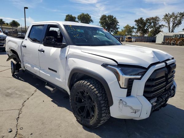 2026 TOYOTA TUNDRA SR5 — Passenger 3/4