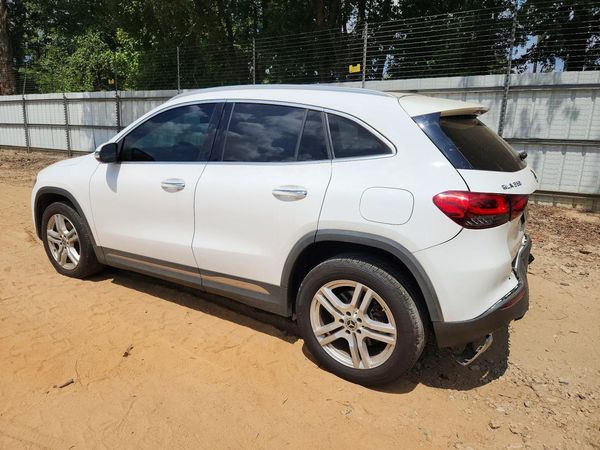 2021 MERCEDES-BENZ GLA