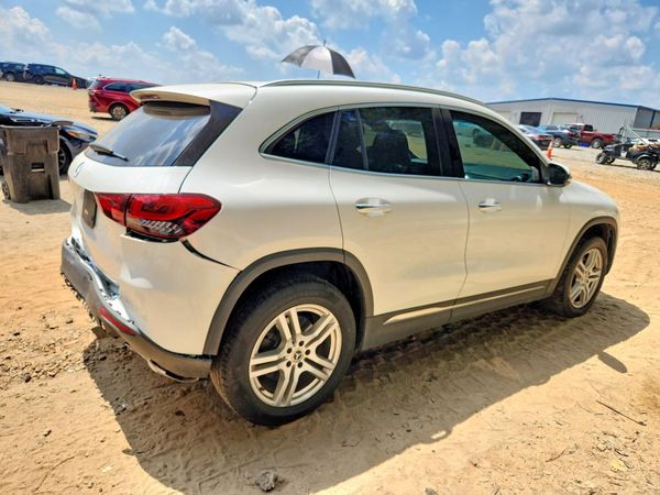 2021 MERCEDES-BENZ GLA