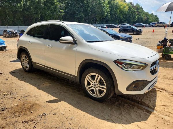 2021 MERCEDES-BENZ GLA