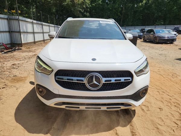 2021 MERCEDES-BENZ GLA