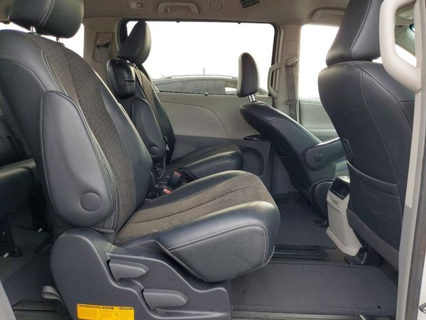 2013 TOYOTA SIENNA