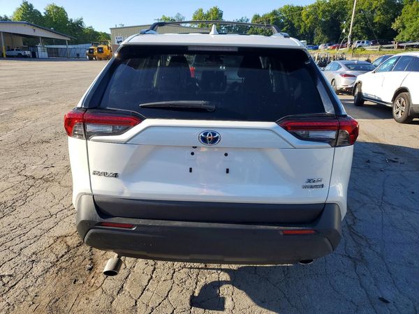 2023 TOYOTA RAV4 XLE Premium — DIRR