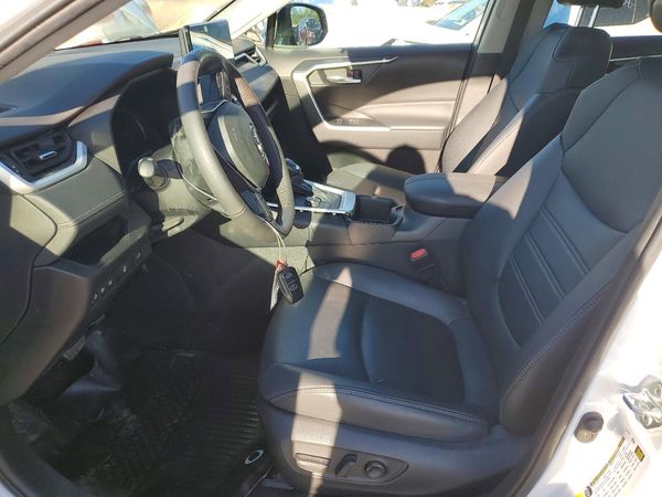 2023 TOYOTA RAV4 XLE Premium — DENT