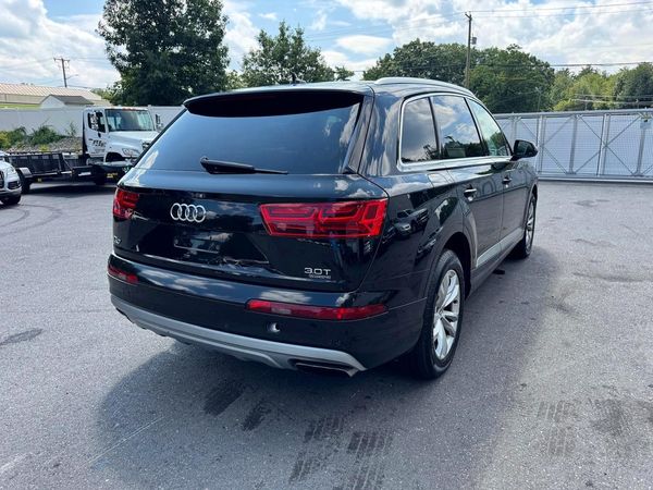 2017 AUDI Q7 quattro Premium