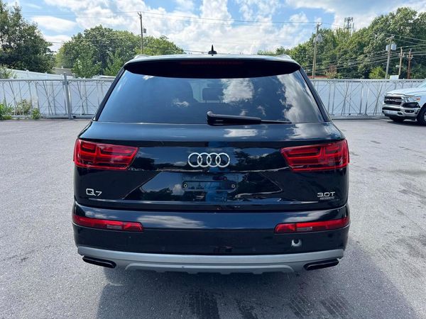 2017 AUDI Q7 quattro Premium