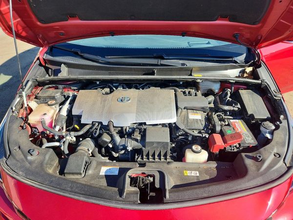 2017 TOYOTA PRIUS Three/Four/Four Adv — Engine bay